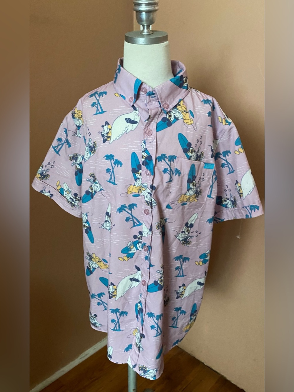 RSVLTS Disney Shore Looks
Relaxin
Mickey Mouse Button Shirt large kids